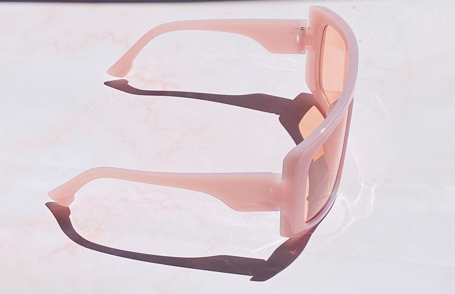 "BLUSH ME" Oversized Sunglasses